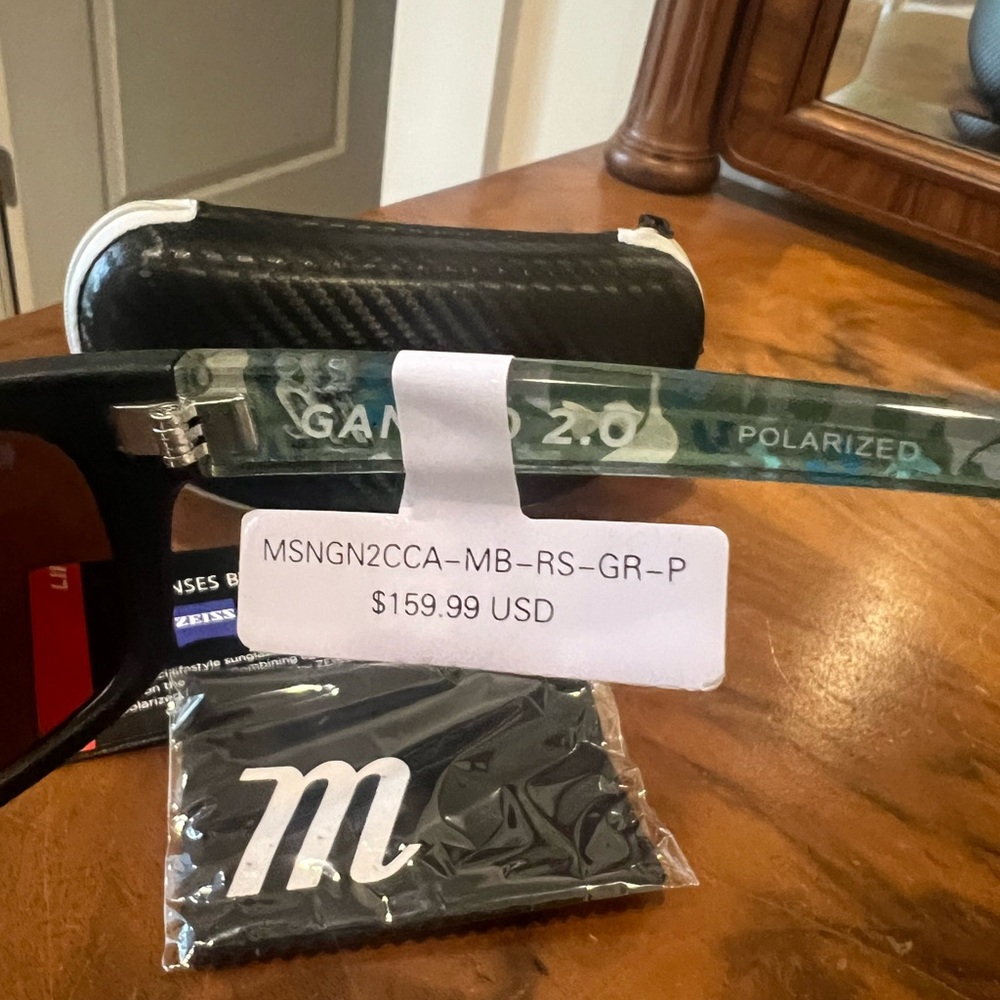 New with Box / tags Marucci Matte Black Polarized Sunglasses Baseball Sports - Picture 3 of 5